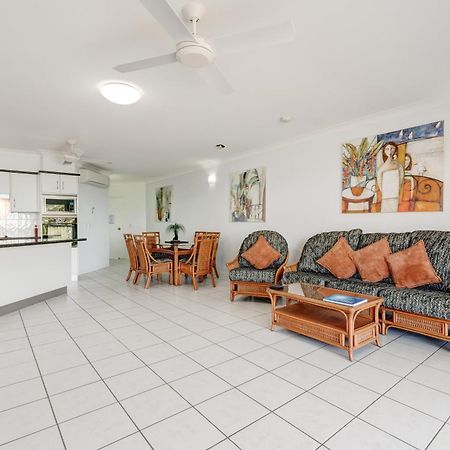 Beachfront Apartments On Тринити Бийч Екстериор снимка