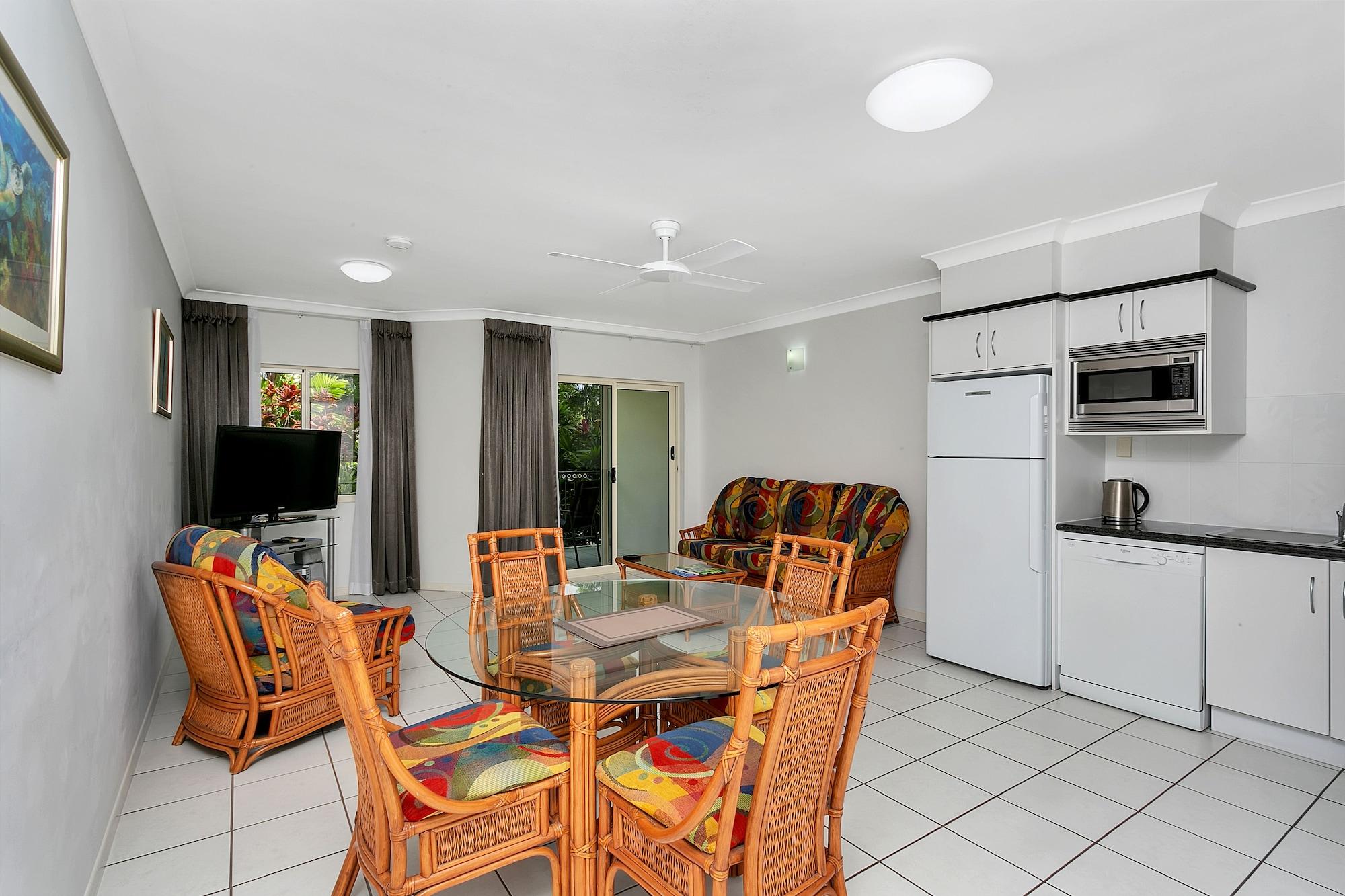 Beachfront Apartments On Тринити Бийч Екстериор снимка