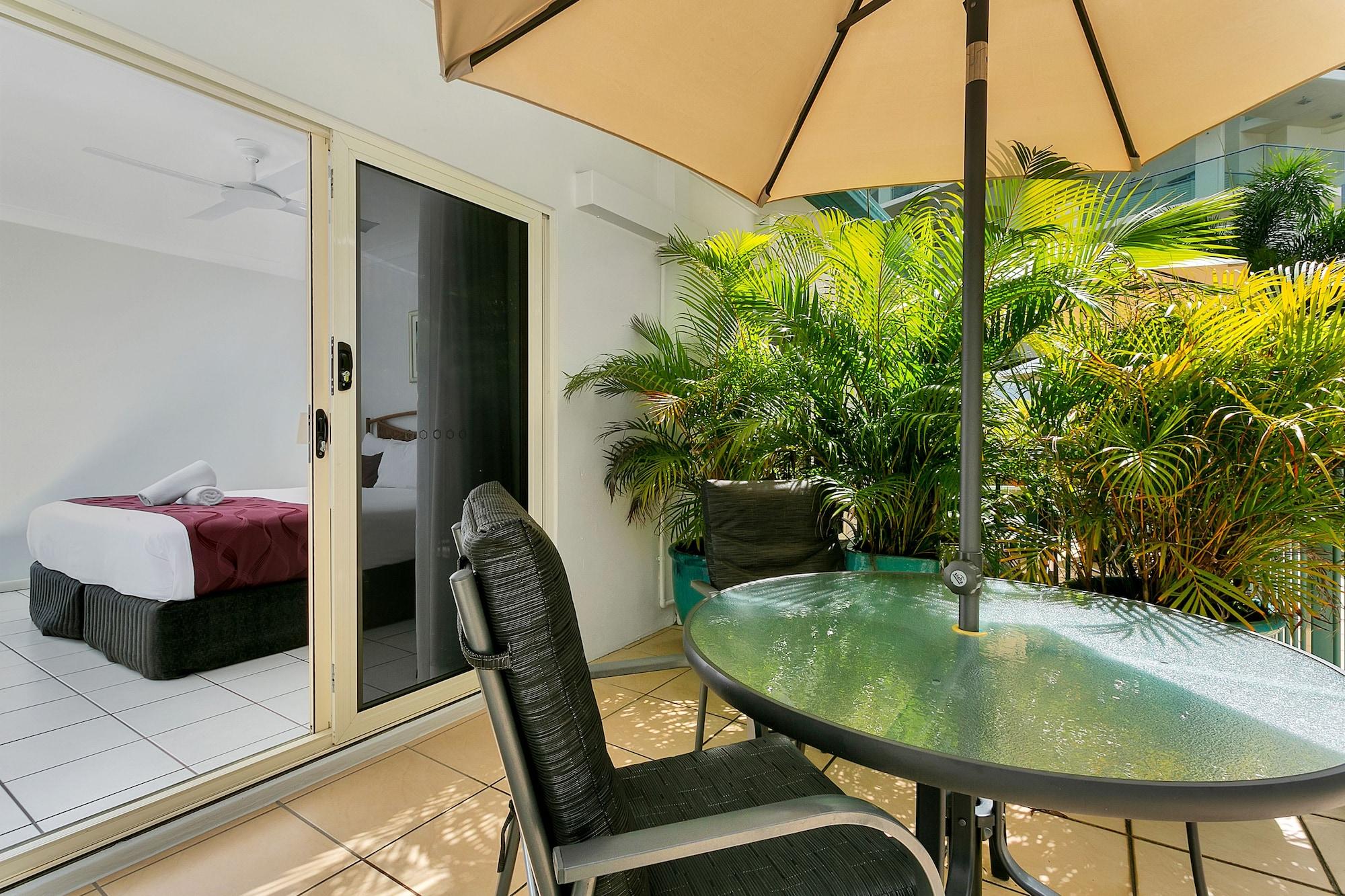 Beachfront Apartments On Тринити Бийч Екстериор снимка