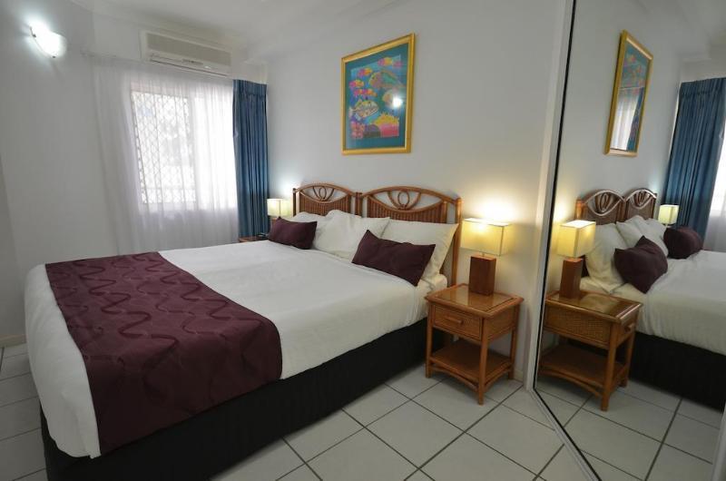 Beachfront Apartments On Тринити Бийч Екстериор снимка